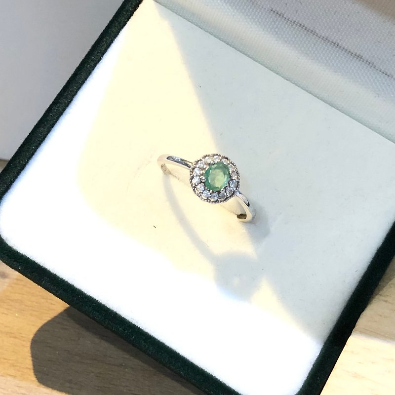 祖母綠滾邊高雅戒指 - 戒指 - 純銀 綠色