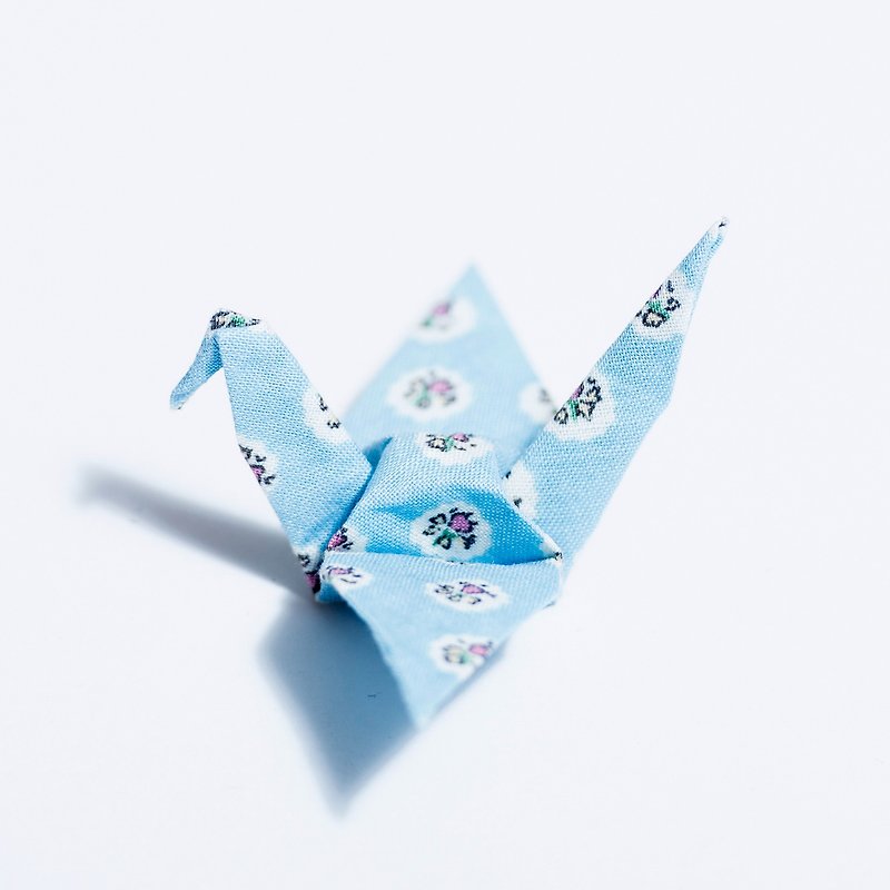 \CRANE CRANE/ origami brooch_Water Blue - Brooches - Other Materials Blue