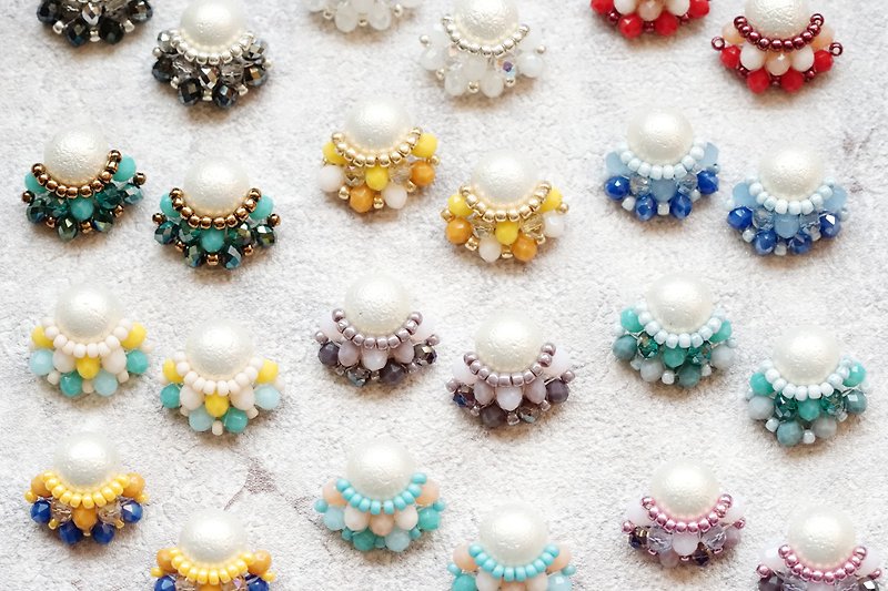 蚌殼夫人 - 日本棉珍珠貝殼耳環 (醫療級抗敏鋼針 / 耳夾) - 耳環/耳夾 - 其他材質 多色