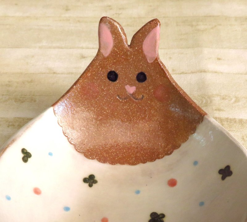 DoDo hand-made animal-shaped bowl-Doudou Rabbit Shallow Bowl (Clover Dots) - Bowls - Pottery White