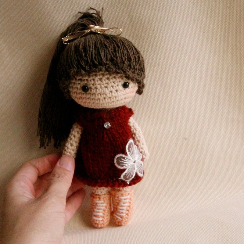 Little Beauty Doll Long Hair Ponytail Red Solitaire Dress Doll - ของเล่นเด็ก - เส้นใยสังเคราะห์ สีแดง