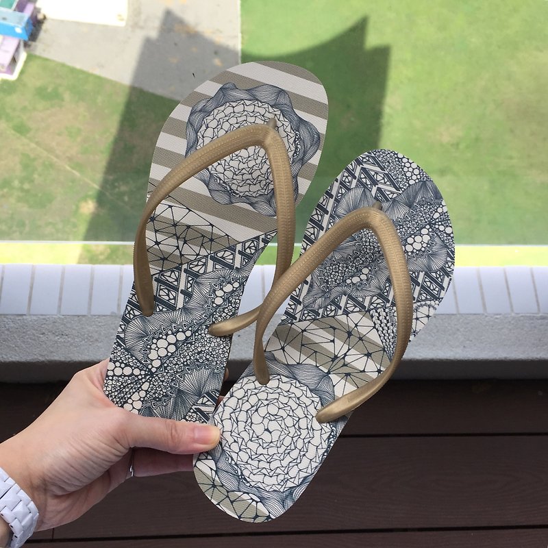 Summer Essential/ Original Tangle Art Flip Flop in Brown Stripes - รองเท้าแตะ - ยาง สีกากี