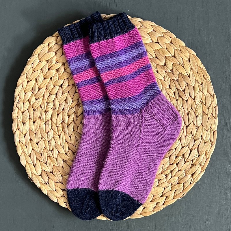 Handmade knitted womens socks/ Warm knitted accessory - 襪子 - 羊毛 多色
