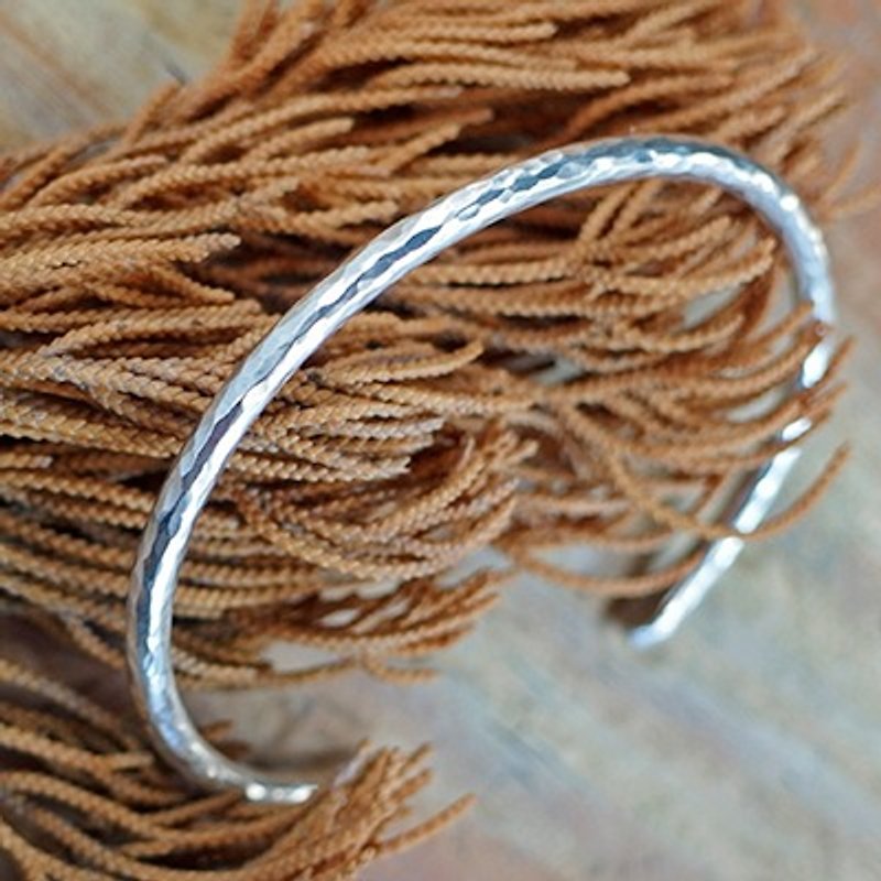 Brilliant C-shaped bracelet 3mm sterling silver feel forged - Bracelets - Other Metals Silver