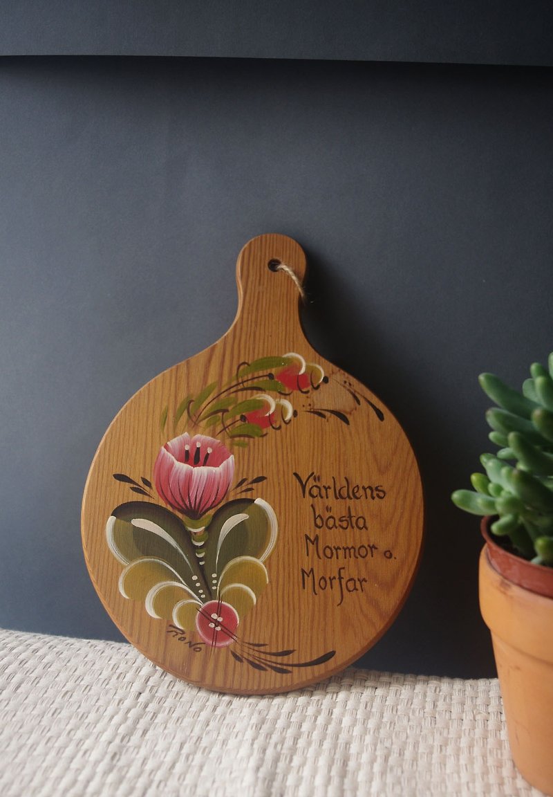 北欧の食料品-スウェーデン製の手描きの花の装飾的な木製のハンドルトレイ - その他 - 木製 ブラウン