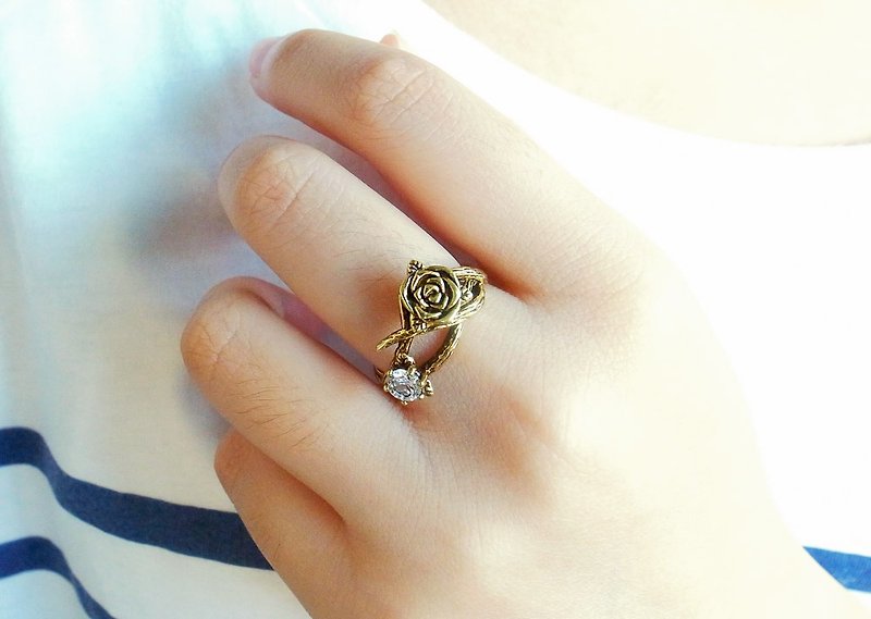 荊棘玫瑰晶鑽戒指 抗過敏銅飾 - 戒指 - 其他金屬 金色