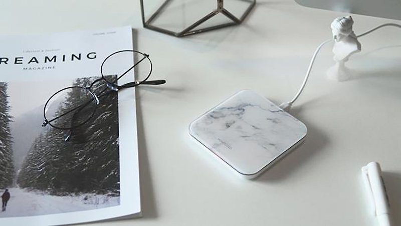 MOTIF | Wireless Charging Pad for iPhone X, iPhone 8 Plus, iPhone 8 - White - แกดเจ็ต - เรซิน ขาว
