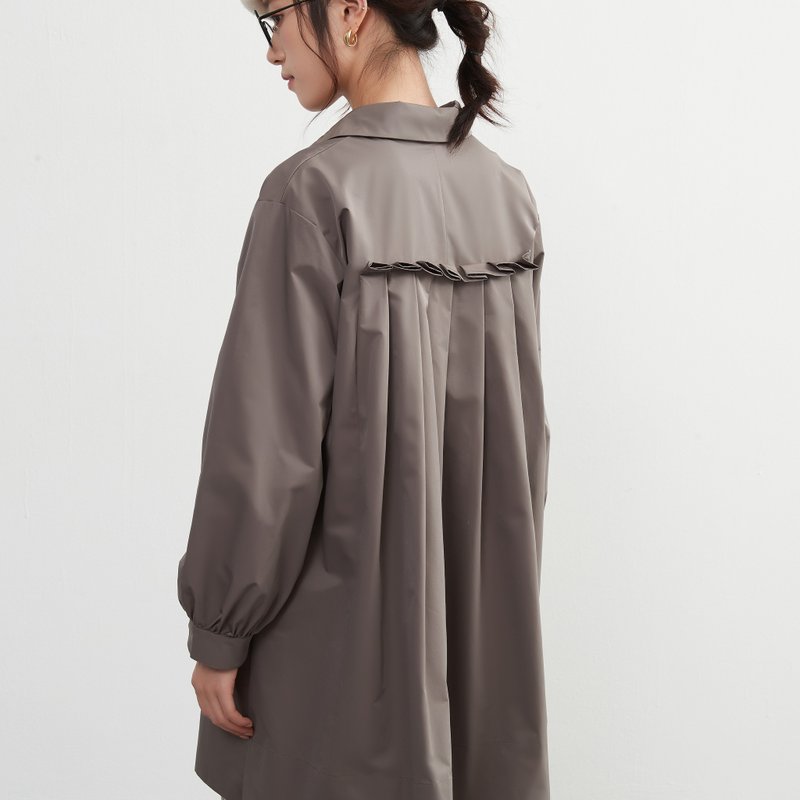 Back-tuck long-sleeve tunic shirt jacket in rustling material with pockets - เสื้อแจ็คเก็ต - เส้นใยสังเคราะห์ สีกากี