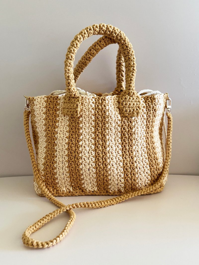 Crochet stripe crossbody tote bag - กระเป๋าถือ - ผ้าฝ้าย/ผ้าลินิน สีเหลือง