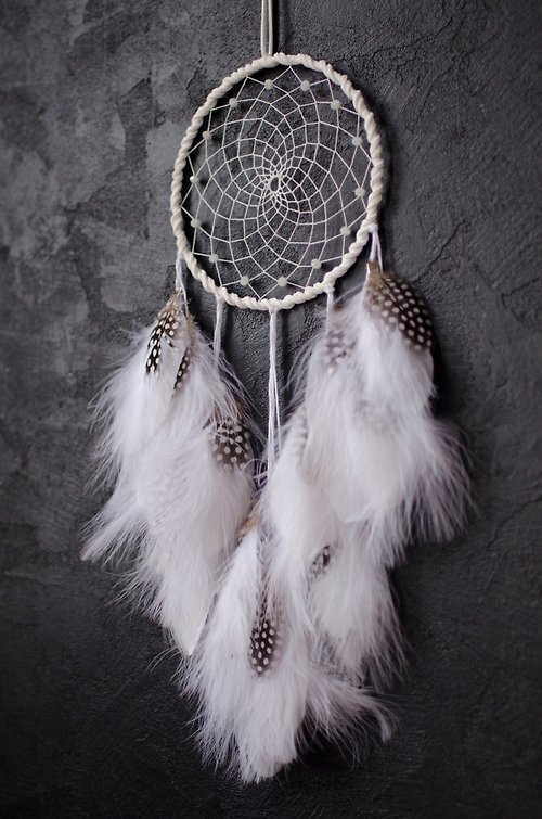 VIDADREAMS Traditional dreamcatcher with natural white feathers Dream catcher for her