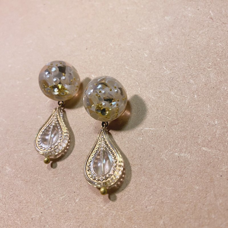 復古透明貝殼珍珠丸子雕刻水滴耳環 - 耳環/耳夾/耳骨夾 - 樹脂 透明