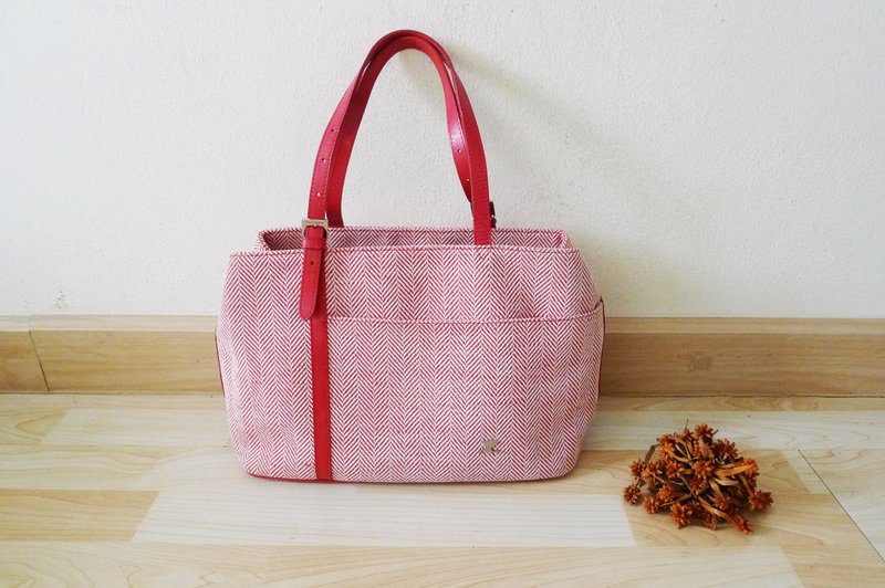 90s ANDRE COURRÈGES bright Red Chevron thick Fabric Shoulder bag / Handbag - 手提包/手提袋 - 棉．麻 紅色