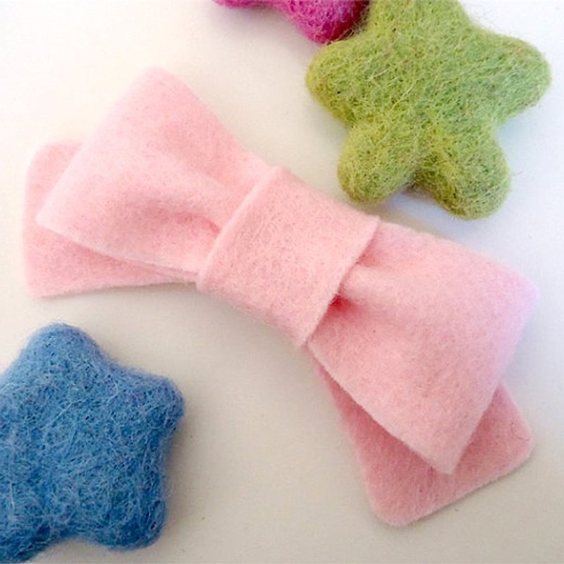 British may-crimson│Handmade wool felt hairpin pink bow MCBWPLPK0 - ผ้ากันเปื้อน - ขนแกะ สึชมพู