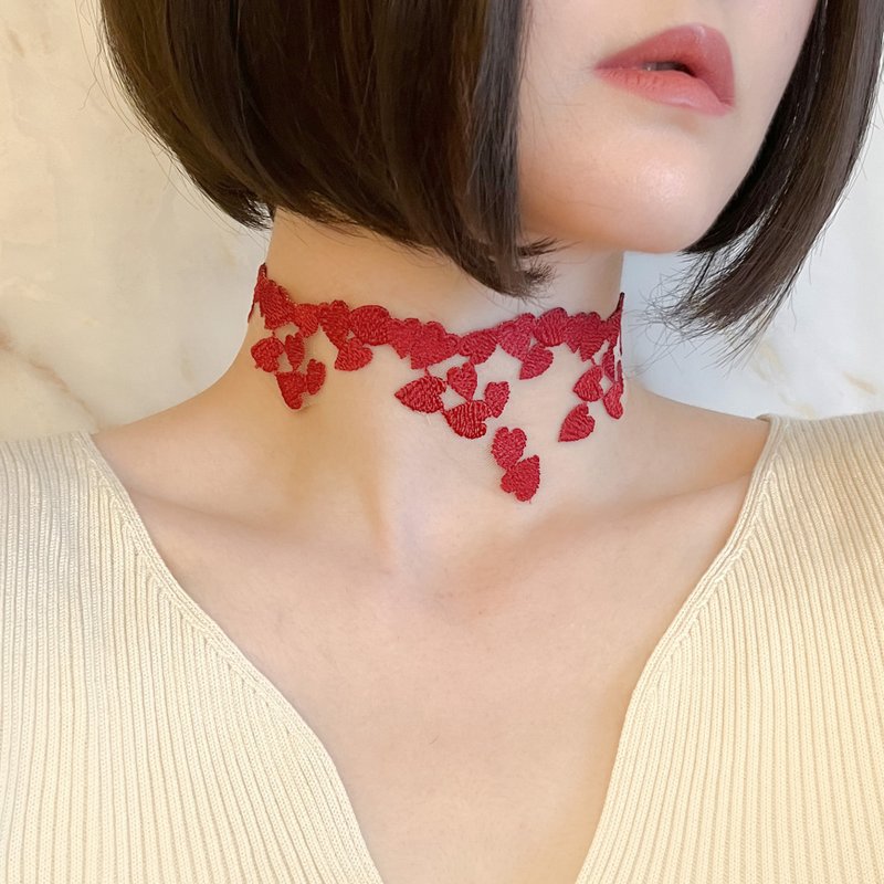 Bloody Heart / 赤いハートのタトゥーレースのチョーカー 　SV561 - 頸鏈 - 其他金屬 多色