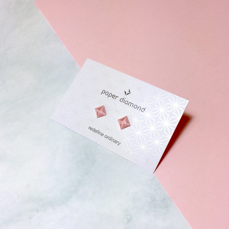 極簡可愛小物粉紅色摺紙鑽石防水耳環 - 耳環/耳夾 - 紙 粉紅色