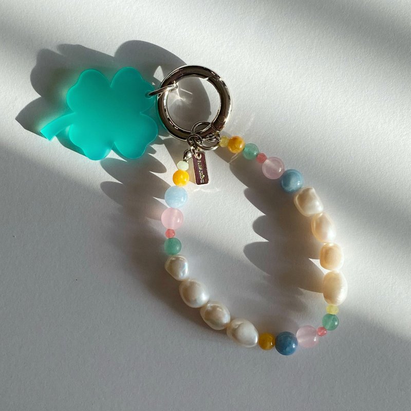 KEYCHAIN: BAROQUE NATURAL PEARLS & FRUITY STONES - Keychains - Pearl 