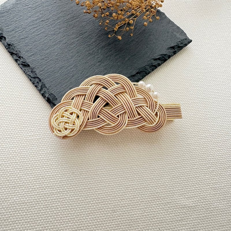 Mizuhiki / Beige / Matsu Musubi Hairpin / Elegant with Pearls / Easy Clip-On Attachment - เครื่องประดับผม - ผ้าไหม สีกากี