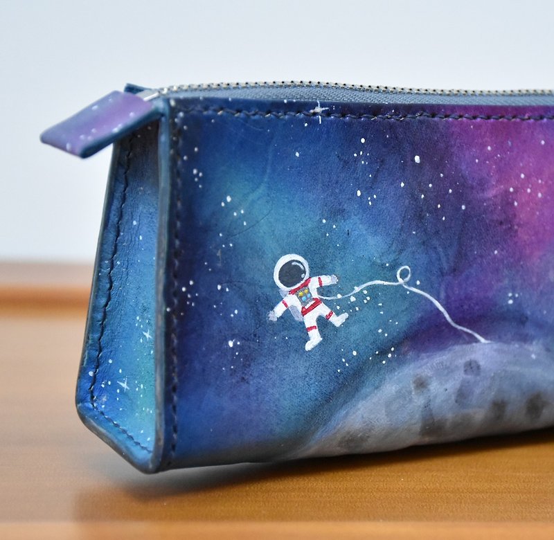 Spaceman landing on the moon x pencil case - Pencil Cases - Genuine Leather Blue