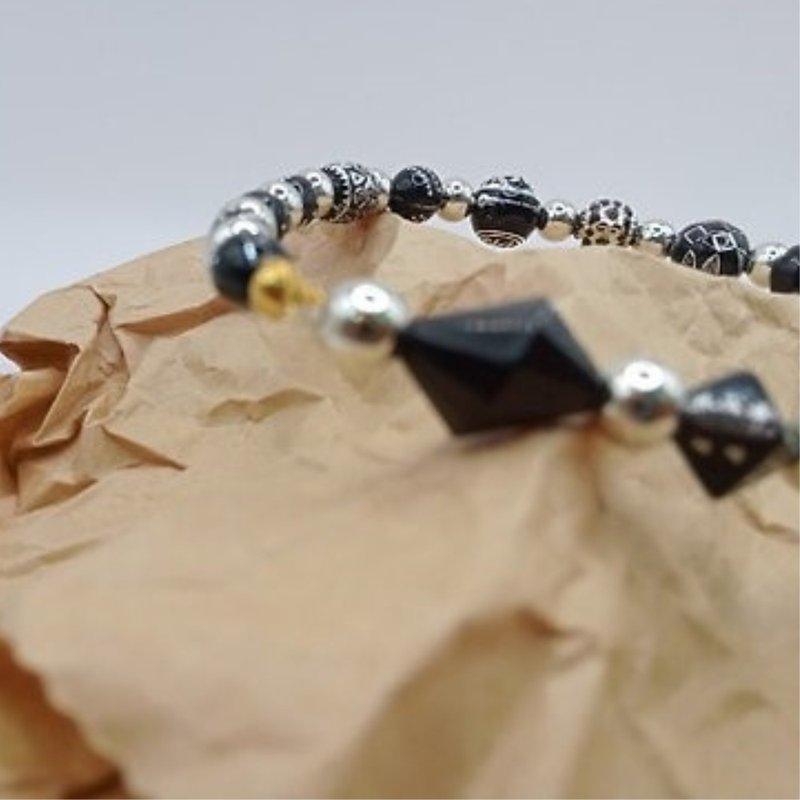 Dark Style Bracelet Beaded Bracelet - สร้อยข้อมือ - วัสดุอื่นๆ 