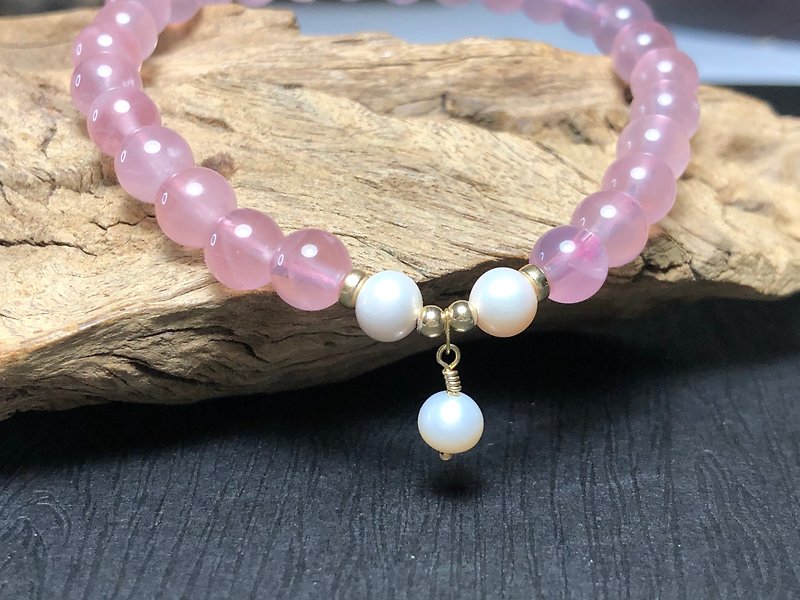 Ship quickly and cherish yourself. Pearl Malagascar pink crystal bracelet horse pink - Bracelets - Crystal Pink