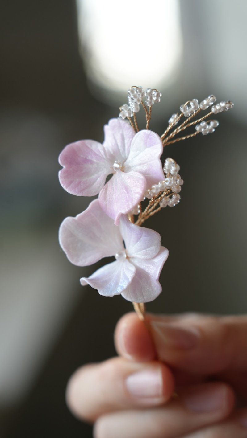 Polymer clay hydrangea ornaments can be changed into brooches, hairpins, hairpins, and ear hooks. For customization, please send a private message to the designer. - Hair Accessories - Pottery Pink