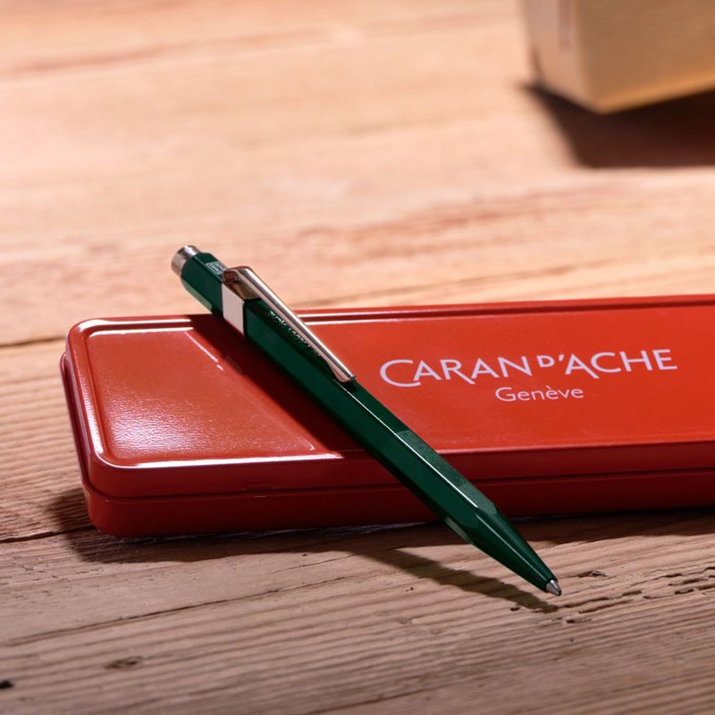 【聖誕禮盒】CARAN D'ACHE卡達 奇幻森林 森林綠原子筆 金屬禮盒 - 原子筆/中性筆 - 其他金屬 