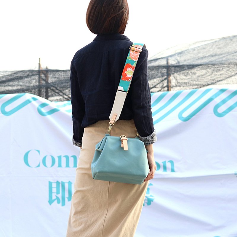 Shoulder Bag with Frame 2 - กระเป๋าแมสเซนเจอร์ - ผ้าฝ้าย/ผ้าลินิน สีน้ำเงิน