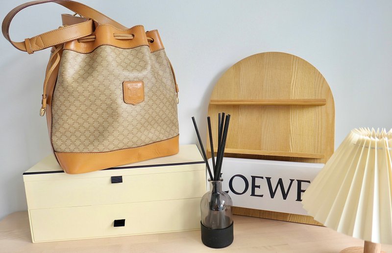 Rare Vintage Celine Khaki Coloured Macadam Triomphe Monogram Bucket Bag - กระเป๋าหูรูด - วัสดุอื่นๆ สีกากี