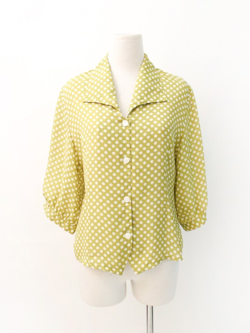 Vintage Japanese made cute V-neck dot apple green seven-point sleeve vintage shirt VintageBlouse - Women's Shirts - Polyester Green