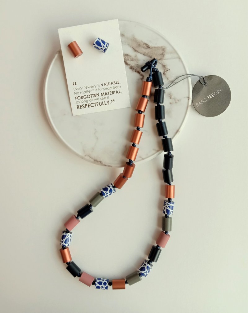 Paper Necklace_PICCOLO Necklace_Arabic Geometry (Ara) Series Size L Free Shipping - สร้อยคอ - กระดาษ สีทอง