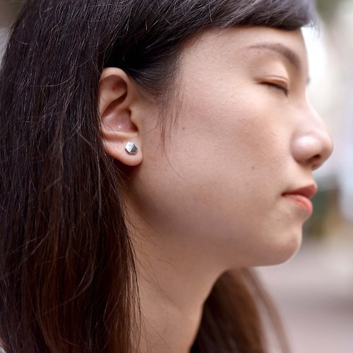 轉角金工 T-POINT 【畢業季精選】大理石紋六角耳環 抗過敏醫療鋼