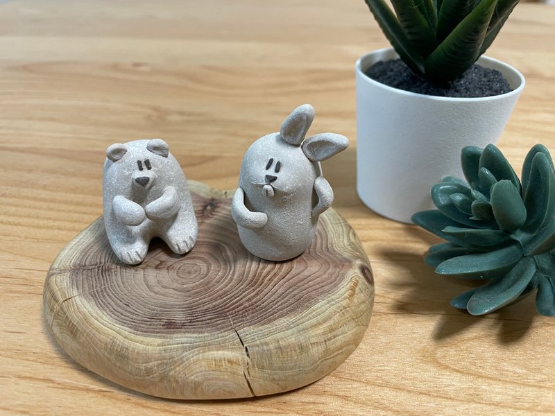 The encounter between rabbit and bear - Stuffed Dolls & Figurines - Pottery 