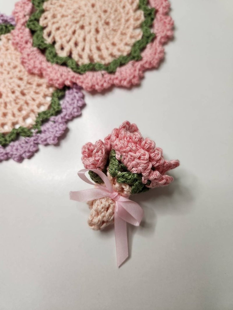 Carnation coasters can also be small bouquets - ที่รองแก้ว - ผ้าฝ้าย/ผ้าลินิน 