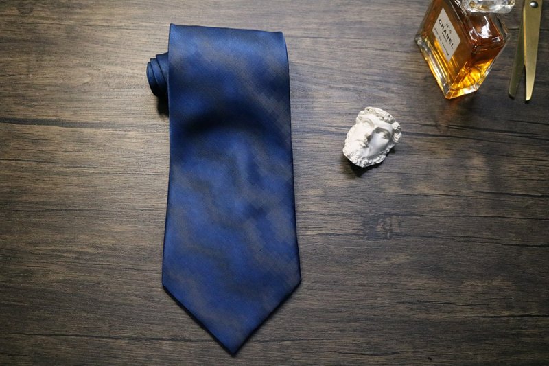 夢幻藍真絲格紋領帶/休閒雅痞百搭necktie - 領帶/領帶夾 - 絲．絹 藍色