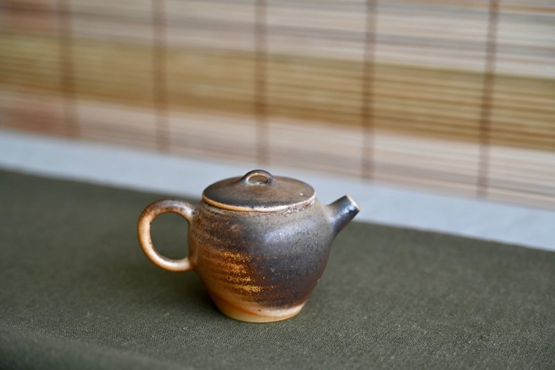巨輪珠柴燒壺 - 茶壺/茶杯/茶具 - 陶 