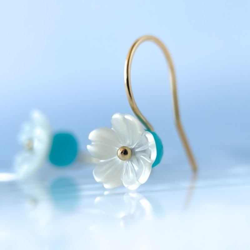 Amazonite silica and shell flower earrings 14kgf - ต่างหู - เครื่องประดับพลอย สีน้ำเงิน