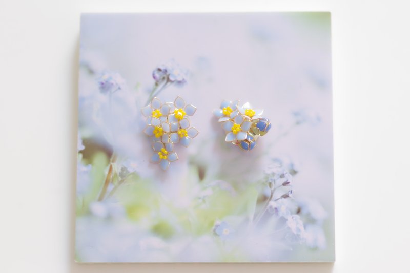 Flower accessories -Forget-me-not- - Earrings & Clip-ons - Resin Blue