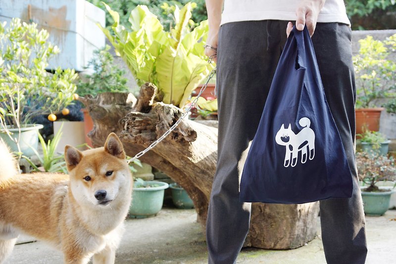 FurryZoo-Shiba Inu Walking Bag - กระเป๋าถือ - ผ้าฝ้าย/ผ้าลินิน สีน้ำเงิน