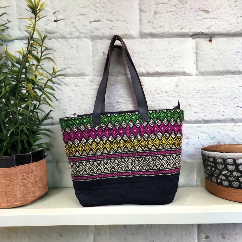 Shoulder bag, quilted bag, Thai woven fabric, artificial leather strap - 手提包/手提袋 - 棉．麻 黑色