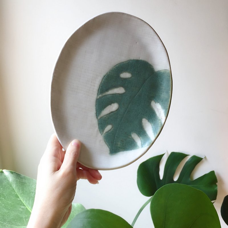 Turtle back taro glaze hand-made pottery plate shallow plate dessert plate oval dinner plate 23 cm oval plate - Plates & Trays - Pottery Green