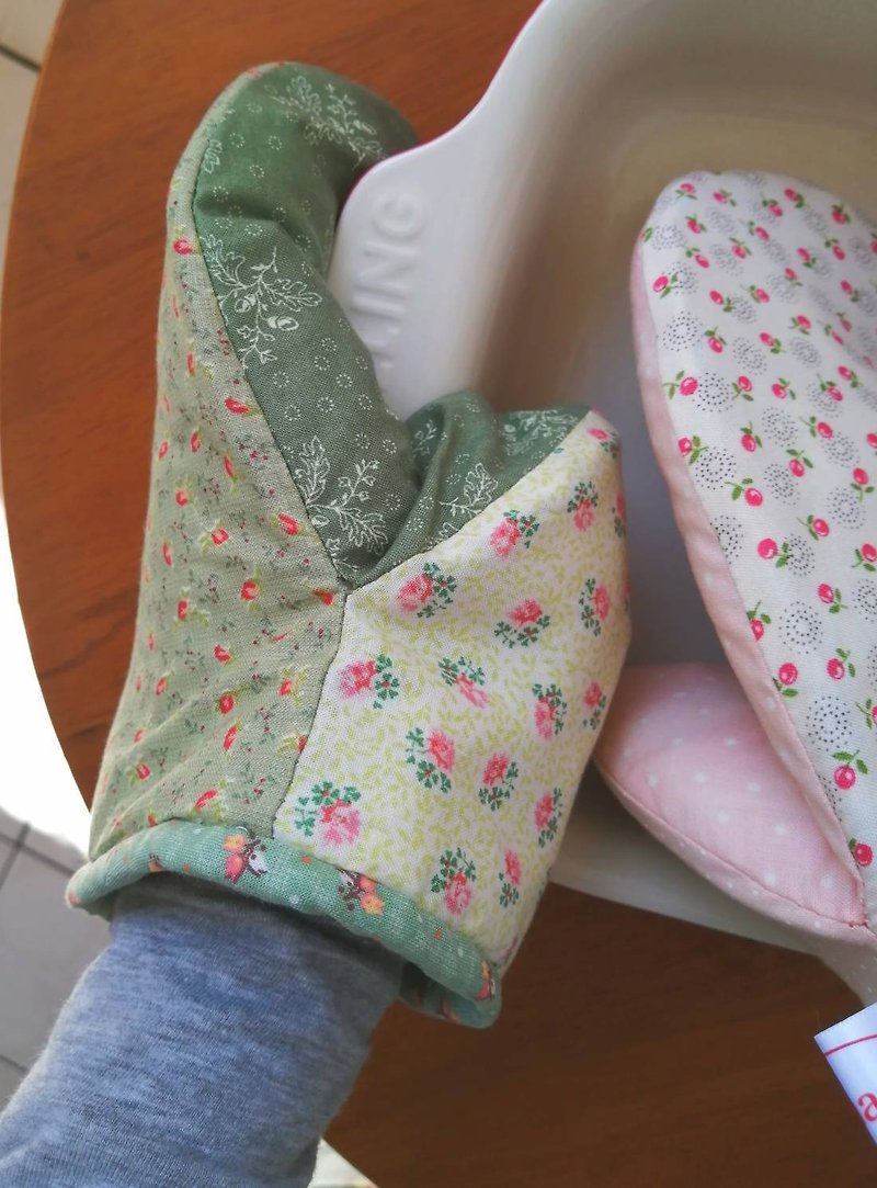 Small floral insulated gloves - Other - Cotton & Hemp 