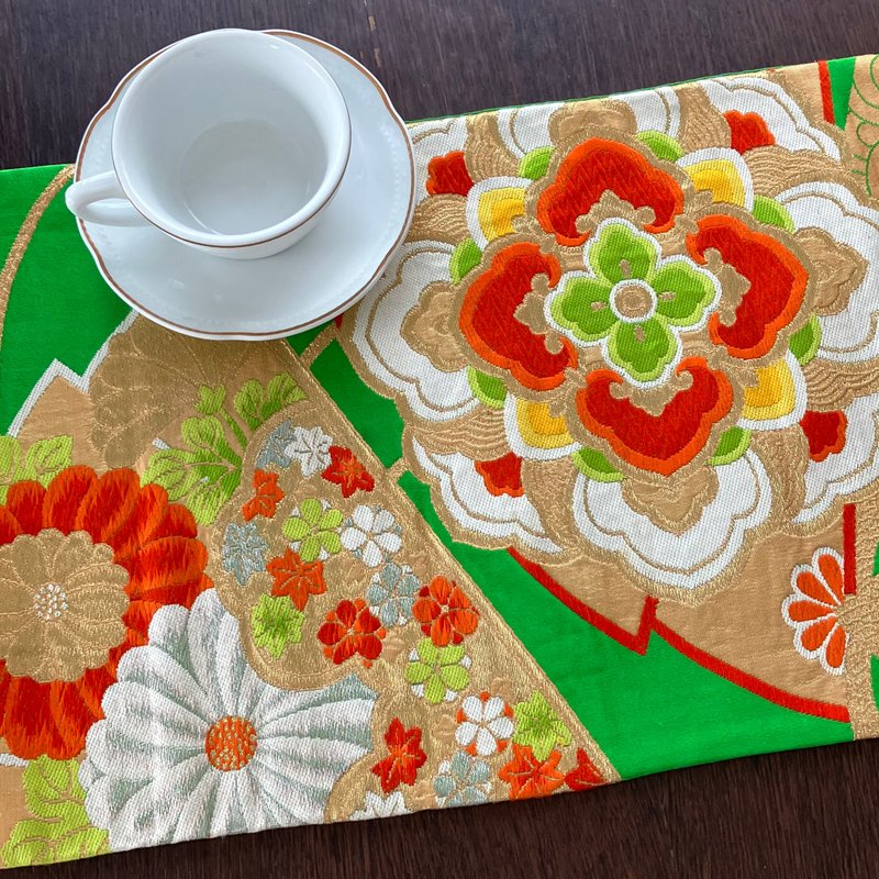 豪華　着物の帯の花瓶敷き　正絹100% - 餐桌布/桌巾/餐墊 - 絲．絹 綠色