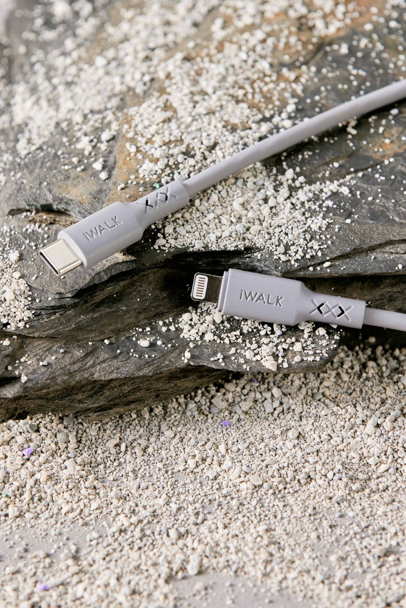 【iWALK】 Liquid Silicone transmission fast charging cable-Liaoyuan Gray - Phone Accessories - Other Materials Gray