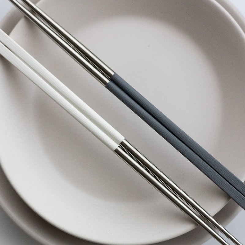 [Made in Taiwan] Cold Gray Long Style 1 Pair 304 Stainless Steel Chopsticks - ตะเกียบ - สแตนเลส สีเทา