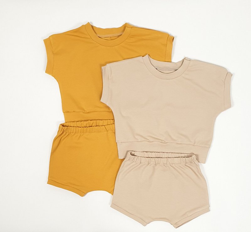 Baby clothes set of 2: baby t-shirt and shorts, size 6-9 months - 彌月禮盒 - 棉．麻 