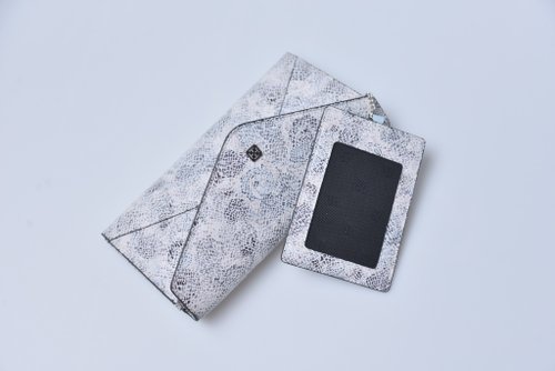 Tosca creations Tosca | Envelope CardCase Wallet /藍暗花-真皮卡套 長錢包