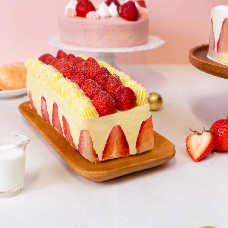 【Windsor Castle】Fresh Strawberry Long Cake Great Lakes Strawberry - เค้กและของหวาน - อาหารสด สีแดง