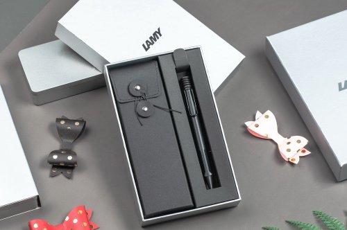 LAMY TAIWAN 官方旗艦館 LAMY 原子筆 黑線圈筆袋禮盒 / SAFARI 系列 - 限量 極黑