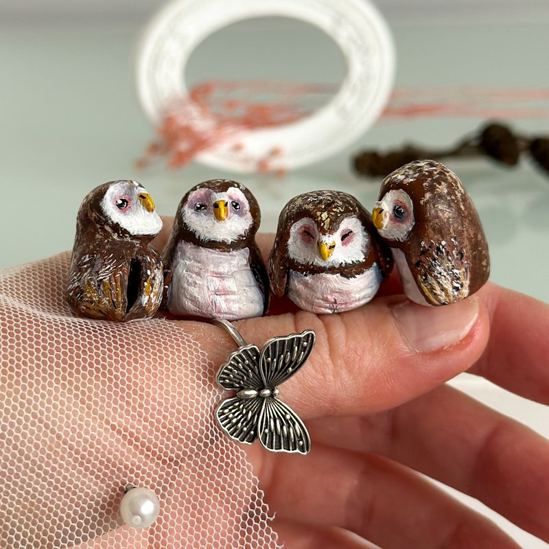 SET of 4 Miniature owl, clay owl, owl figurine, mini bird figurine, fairy house - ของวางตกแต่ง - ดินเหนียว สีนำ้ตาล