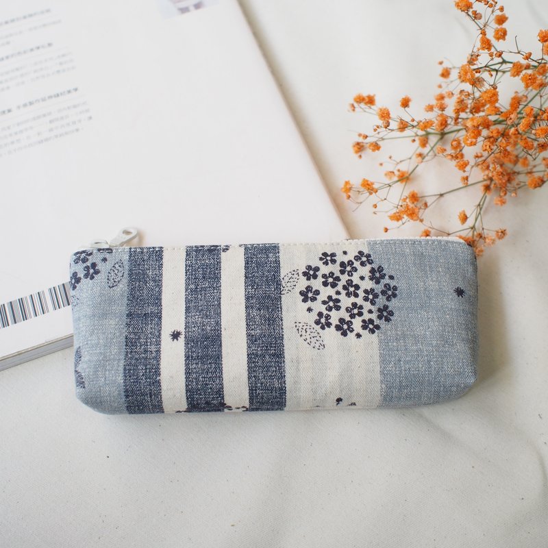 Pencil bag three-dimensional pencil case storage bag quiet flower room - Pencil Cases - Cotton & Hemp 